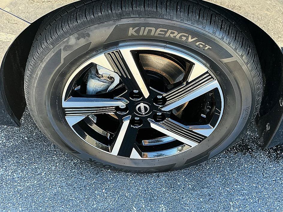 Certified 2025 Nissan Sentra SV w/ All-Weather Package FWD image 8