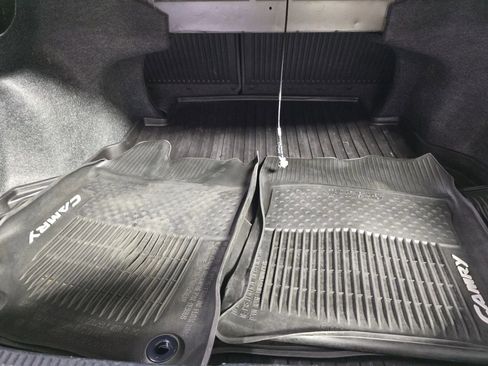Used 2017 Toyota Camry SE FWD image 25