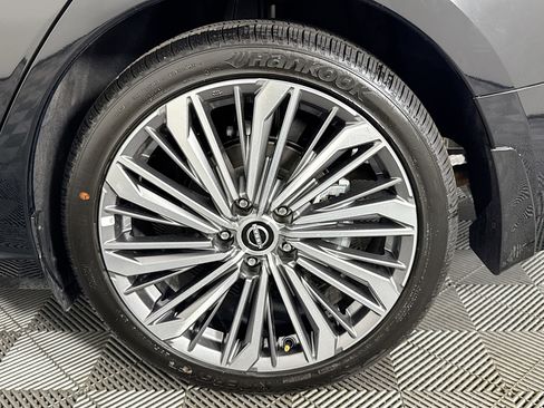 Used 2025 Nissan Altima 2.5 SL FWD image 36