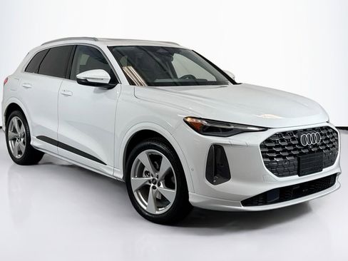 New 2025 Audi Q5 Prestige image 3