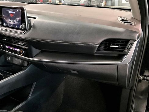 Certified 2023 Nissan Rogue SV image 16