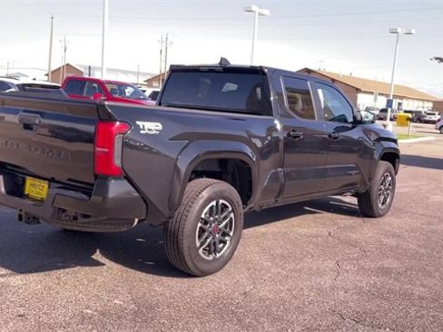 Used 2024 Toyota Tacoma TRD Sport image 9