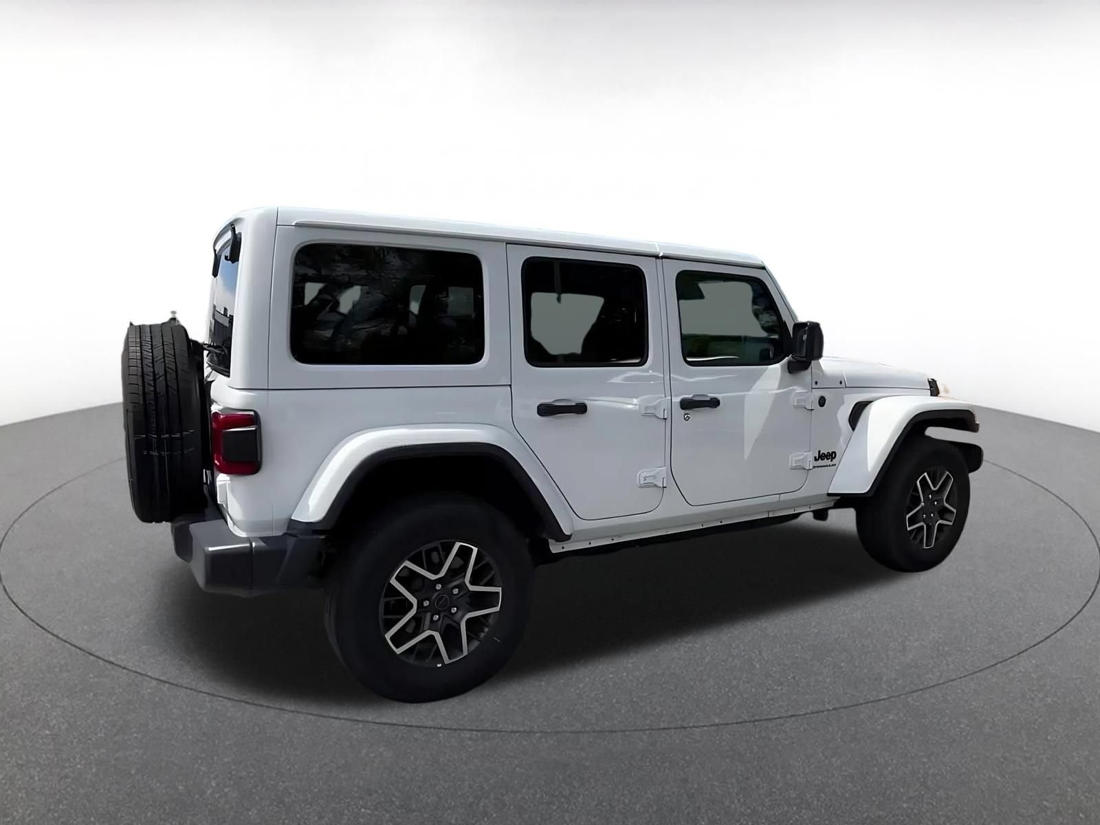 Used 2025 Jeep Wrangler Unlimited Sahara AWD/4WD image 14