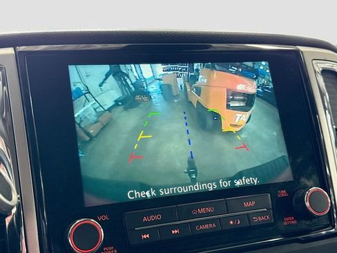 Used 2020 Nissan Titan SV w/ SV Convenience Package image 15