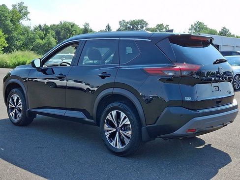 Certified 2023 Nissan Rogue SV w/ SV Premium B Package AWD/4WD image 4