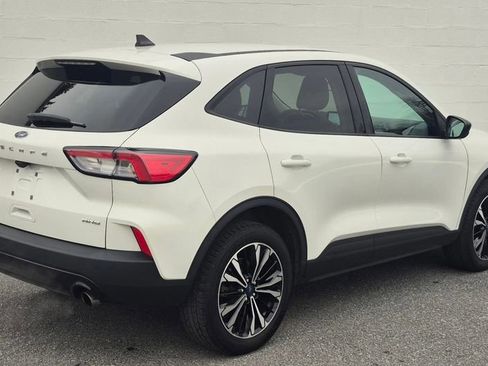 Used 2022 Ford Escape SE w/ SE Sport Appearance Package image 15