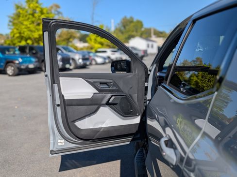 New 2025 Chevrolet Silverado EV RST image 22