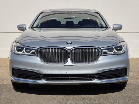 Used 2019 BMW 750i w/ Executive Package image 7