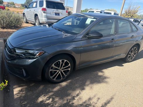 Used 2023 Volkswagen Jetta Sport FWD image 8