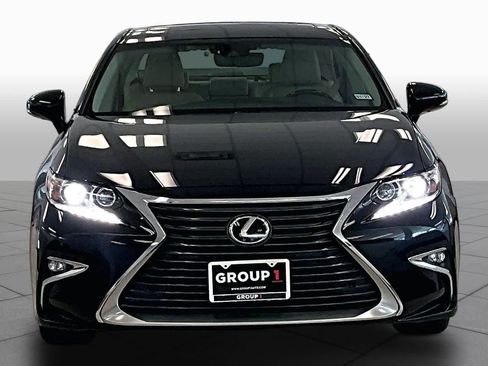Used 2018 Lexus ES 350 w/ Luxury Package w/Wood Trim FWD image 3