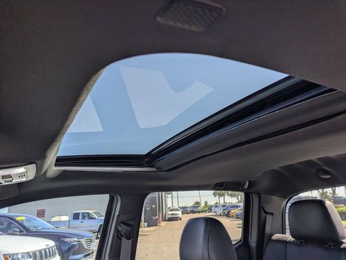 Used 2023 Toyota Tacoma Limited image 21