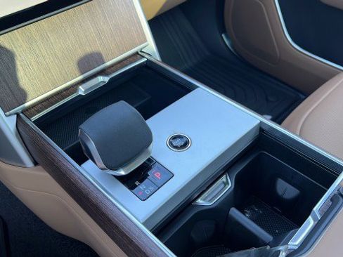 New 2026 Land Rover Range Rover SE image 29