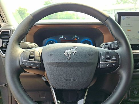 Used 2025 Ford Bronco Sport Outer Banks AWD/4WD image 18