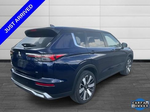 Used 2025 Mitsubishi Outlander SE FWD image 3