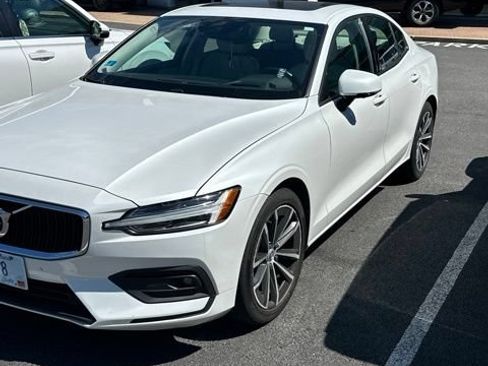 Used 2021 Volvo S60 T5 Momentum w/ Advanced Package FWD image 1