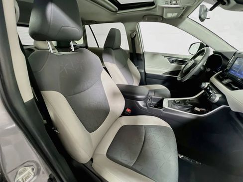 Certified 2022 Toyota RAV4 XLE w/ Convenience Package AWD/4WD image 25