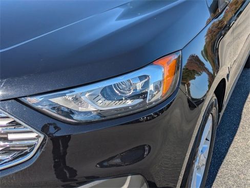 Used 2021 Ford Edge SE image 9