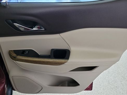 Certified 2018 GMC Acadia Denali w/ Technology Package image 23