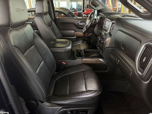 Used 2021 Chevrolet Silverado 1500 High Country w/ Technology Package image 12