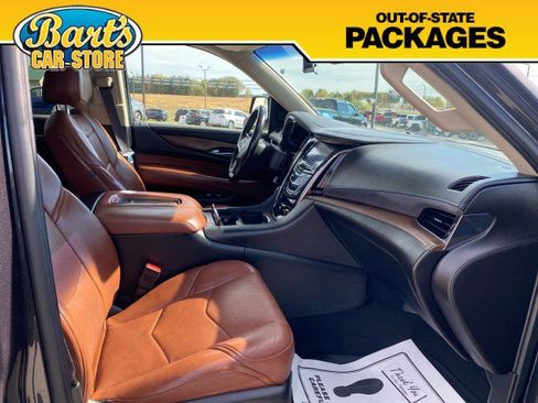 Used 2017 Cadillac Escalade ESV Luxury image 15