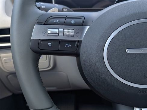 New 2025 Hyundai Tucson Limited image 16