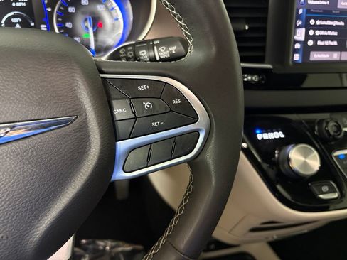 Used 2023 Chrysler Voyager LX FWD image 20