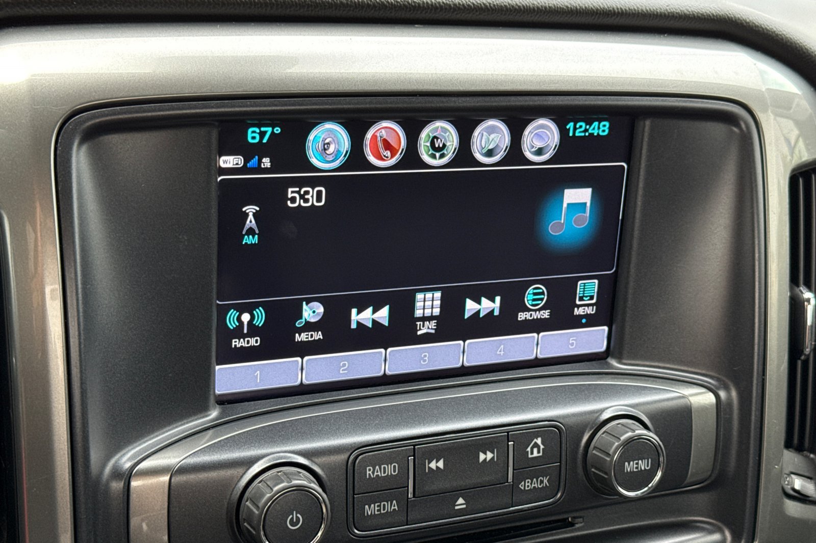 Used 2018 Chevrolet Silverado 1500 LT w/ LT Eassist Package AWD/4WD image 17