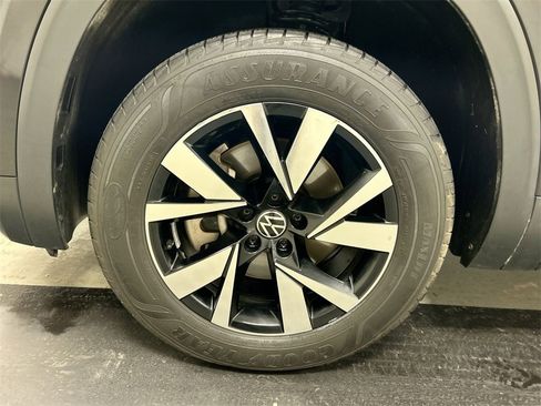 Used 2021 Volkswagen Atlas Cross Sport SE image 8