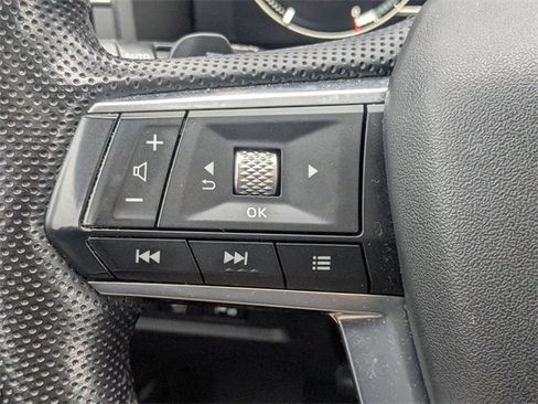 Used 2023 Mitsubishi Outlander 4WD Plug-In Hybrid image 28