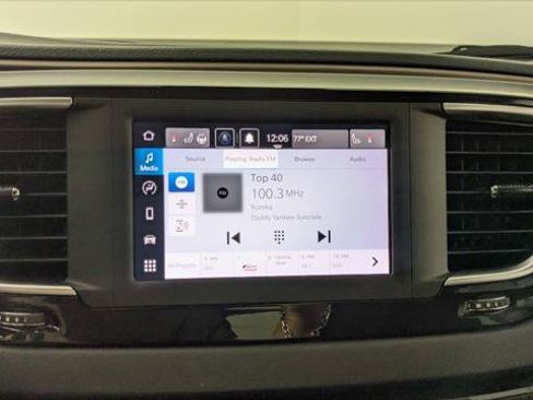Used 2023 Chrysler Voyager LX FWD image 29