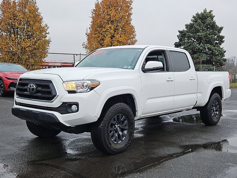 Certified 2023 Toyota Tacoma SR5 image 3