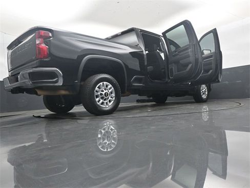 Used 2024 Chevrolet Silverado 2500 LT w/ Z71 Off-Road Package image 49