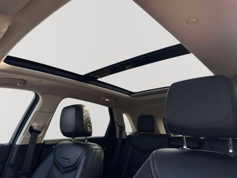 Used 2017 Cadillac XT5 Luxury w/ Driver Awareness Package image 8