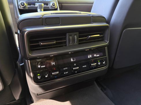 Used 2023 Lexus LX 600 4WD w/ Luxury Package image 30