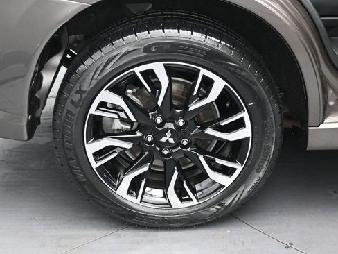 Used 2018 Mitsubishi Outlander SEL image 33