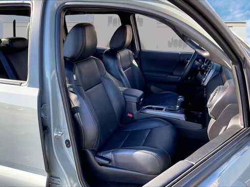 Used 2023 Toyota Tacoma TRD Sport w/ TRD Premium Sport Package image 7