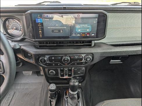 Used 2024 Jeep Wrangler Sport S image 9