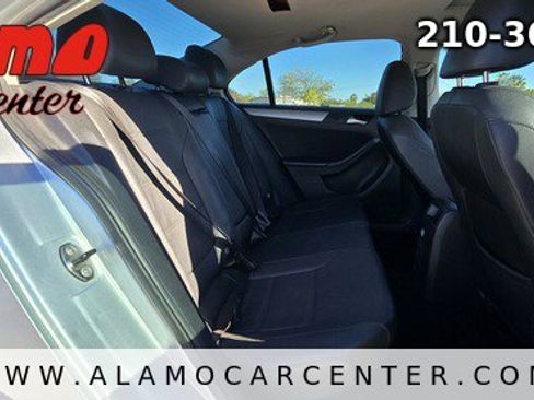 Used 2012 Volkswagen Jetta SEL image 22