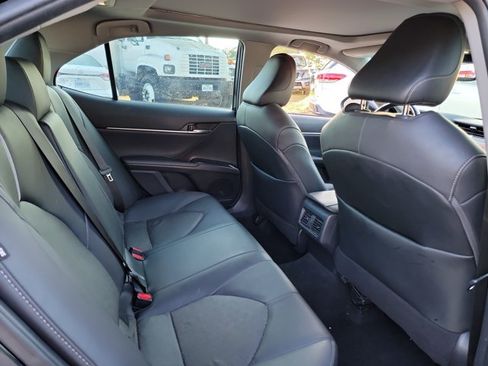Used 2020 Toyota Camry XSE FWD image 13