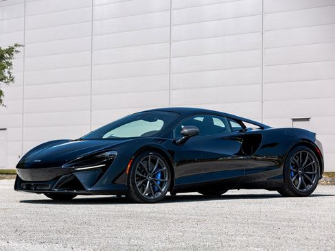 Used 2023 McLaren Artura image 47