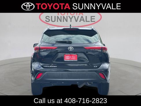 Used 2023 Toyota Highlander XLE FWD image 8