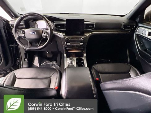 Used 2020 Ford Explorer XLT w/ Equipment Group 202A image 7