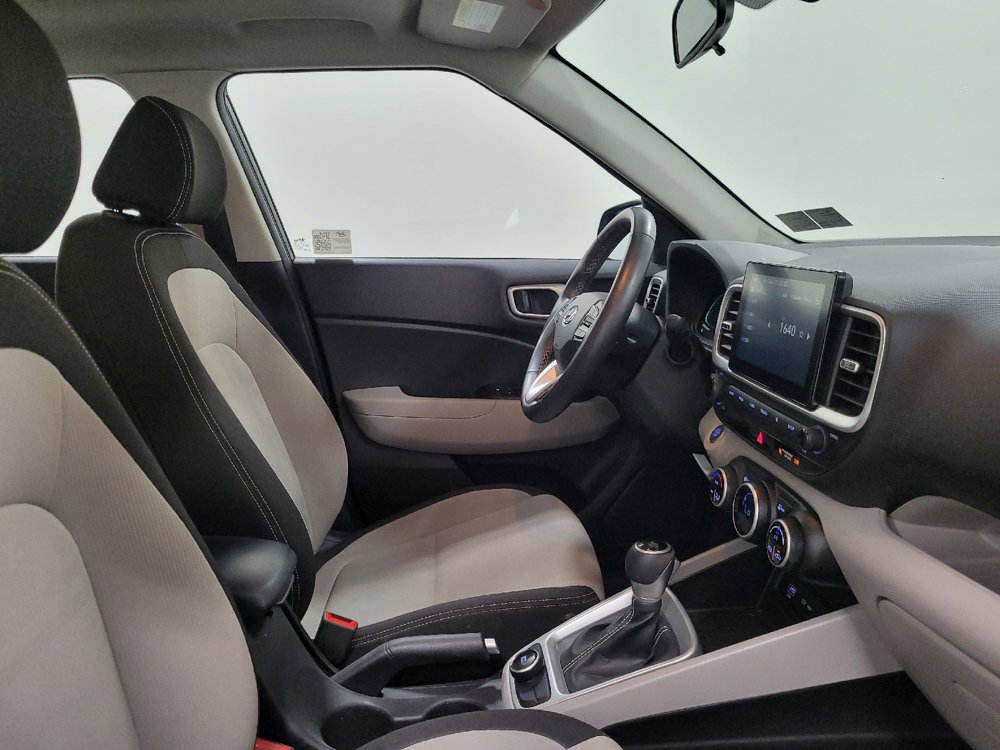 Used 2024 Hyundai Venue SEL FWD image 21