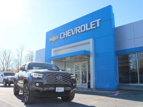 Used 2023 Toyota Tacoma TRD Sport image 11