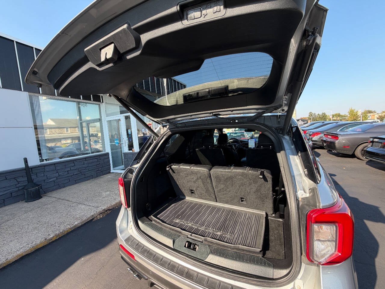 Used 2020 Ford Explorer ST w/ Premium Technology Package AWD/4WD image 37