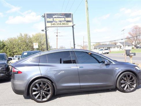 Used 2016 Tesla Model X 90D image 4