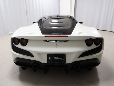 Used 2021 Ferrari F8 Tributo image 12