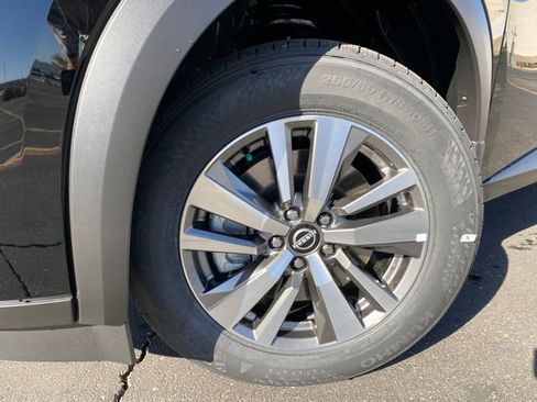 New 2025 Nissan Pathfinder SL image 10