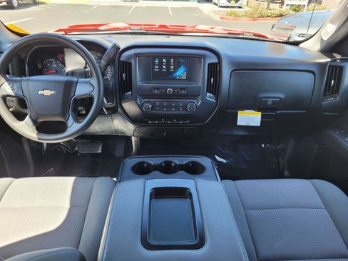 Used 2018 Chevrolet Silverado 1500 Custom w/ Custom Value Package RWD image 16