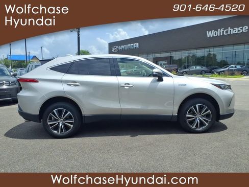 Used 2021 Toyota Venza LE w/ Carpet Mat Package (TMS) AWD/4WD image 6